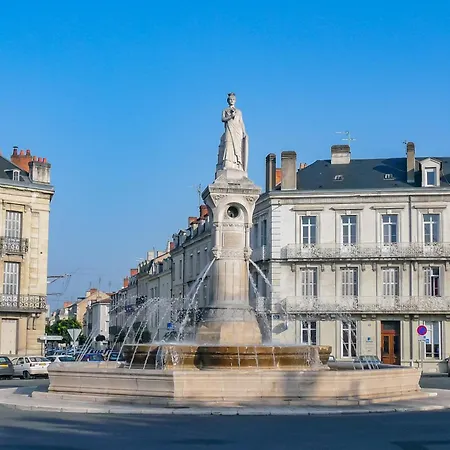 Au Chant Des Cigales Holiday home Vanxains