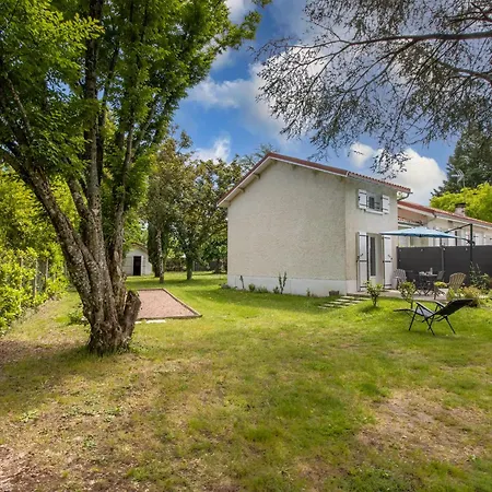 Au Chant Des Cigales Vanxains